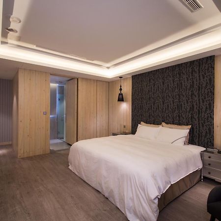 U-Her Hotel Tajcshung Kültér fotó