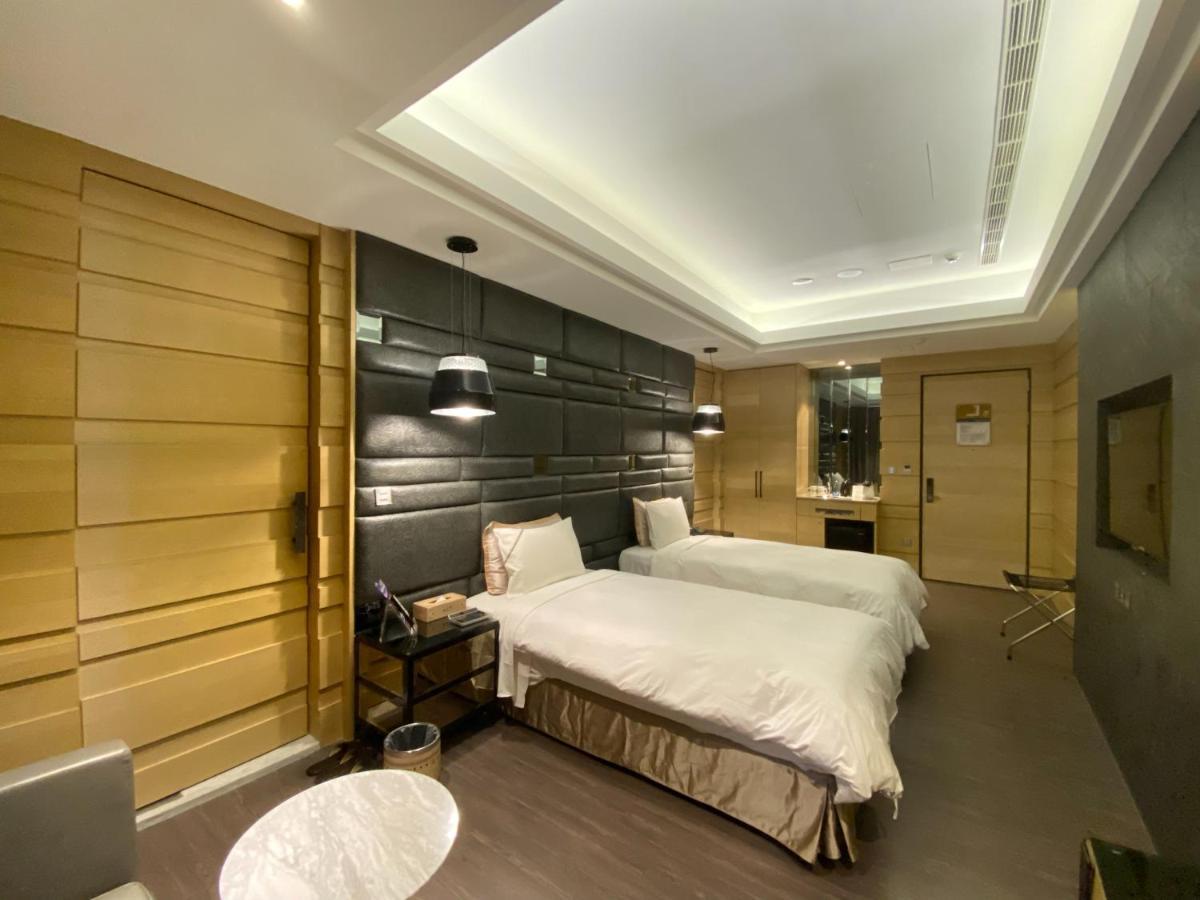 U-Her Hotel Tajcshung Kültér fotó