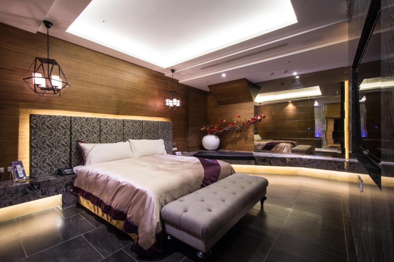 U-Her Hotel Tajcshung Kültér fotó