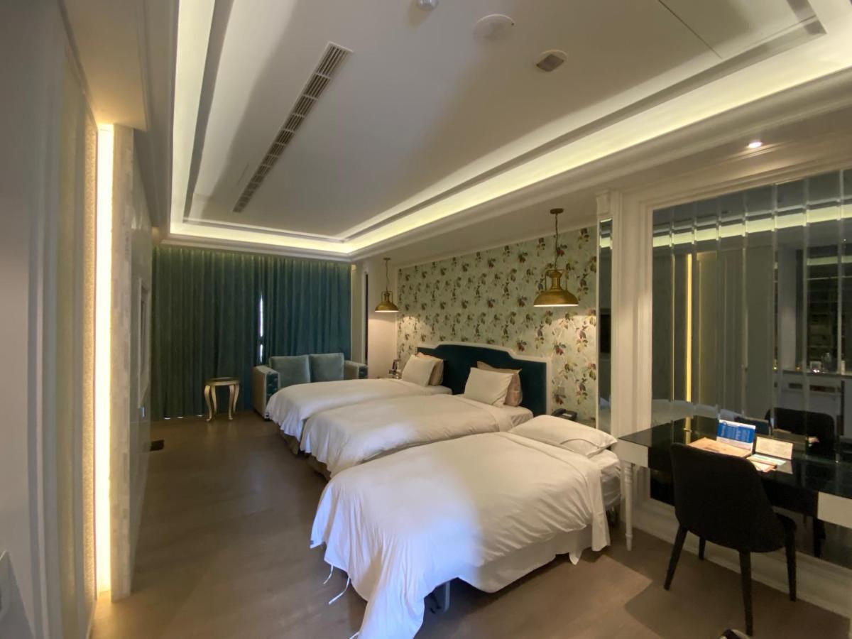 U-Her Hotel Tajcshung Kültér fotó