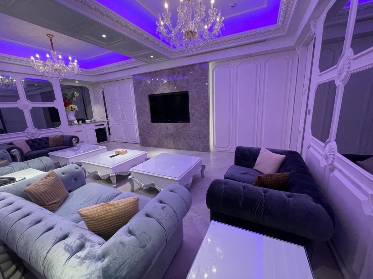 U-Her Hotel Tajcshung Kültér fotó