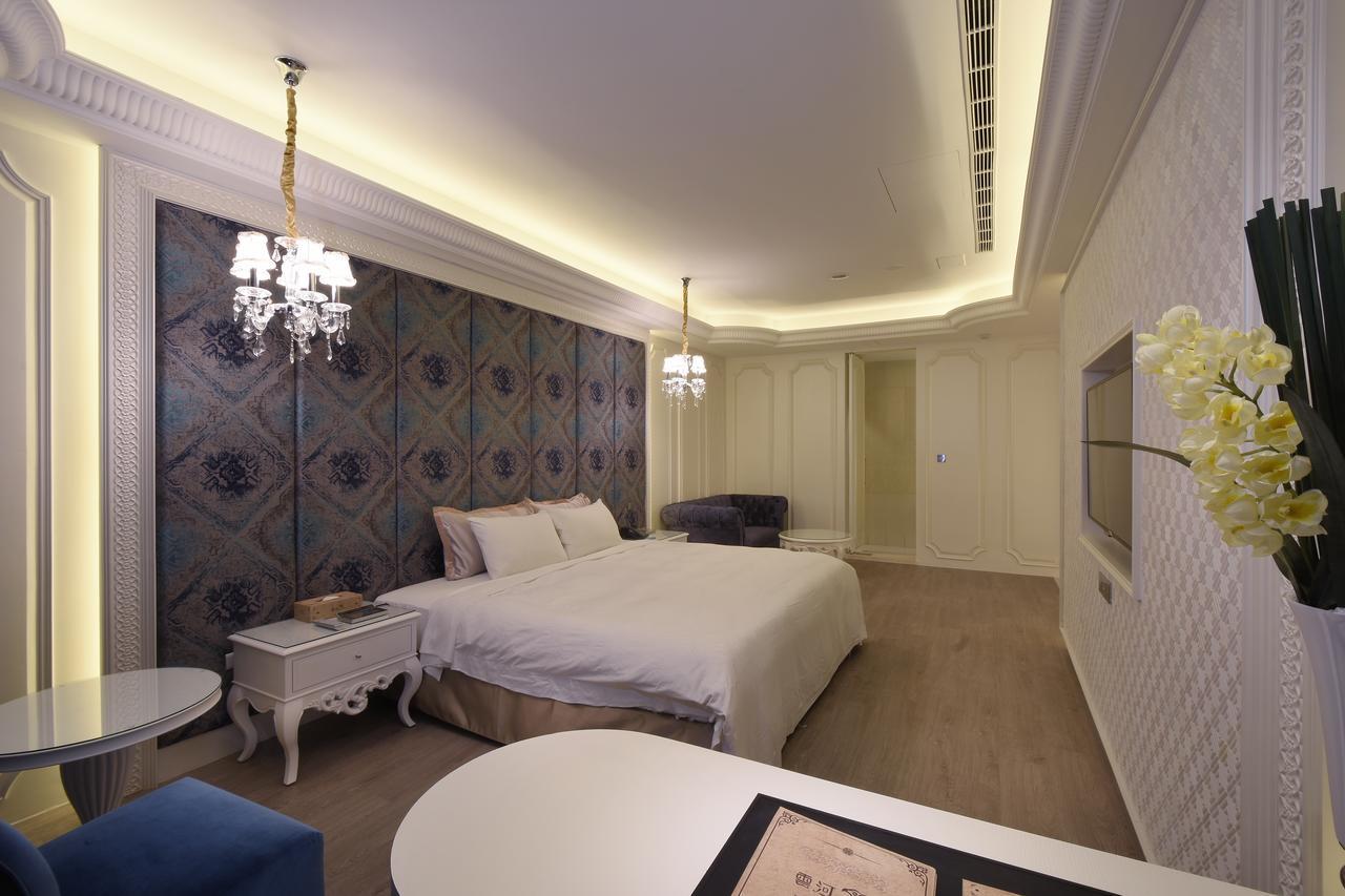 U-Her Hotel Tajcshung Kültér fotó