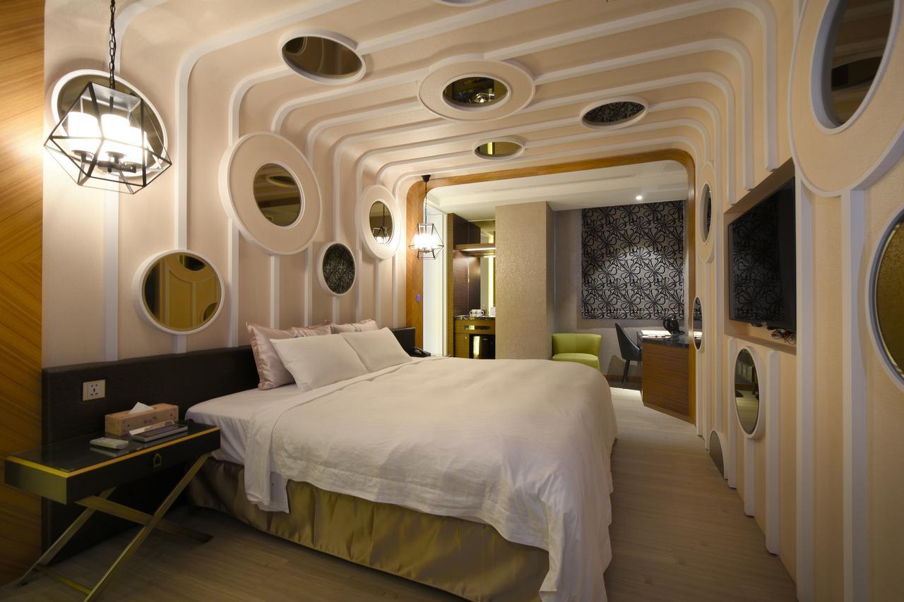 U-Her Hotel Tajcshung Kültér fotó