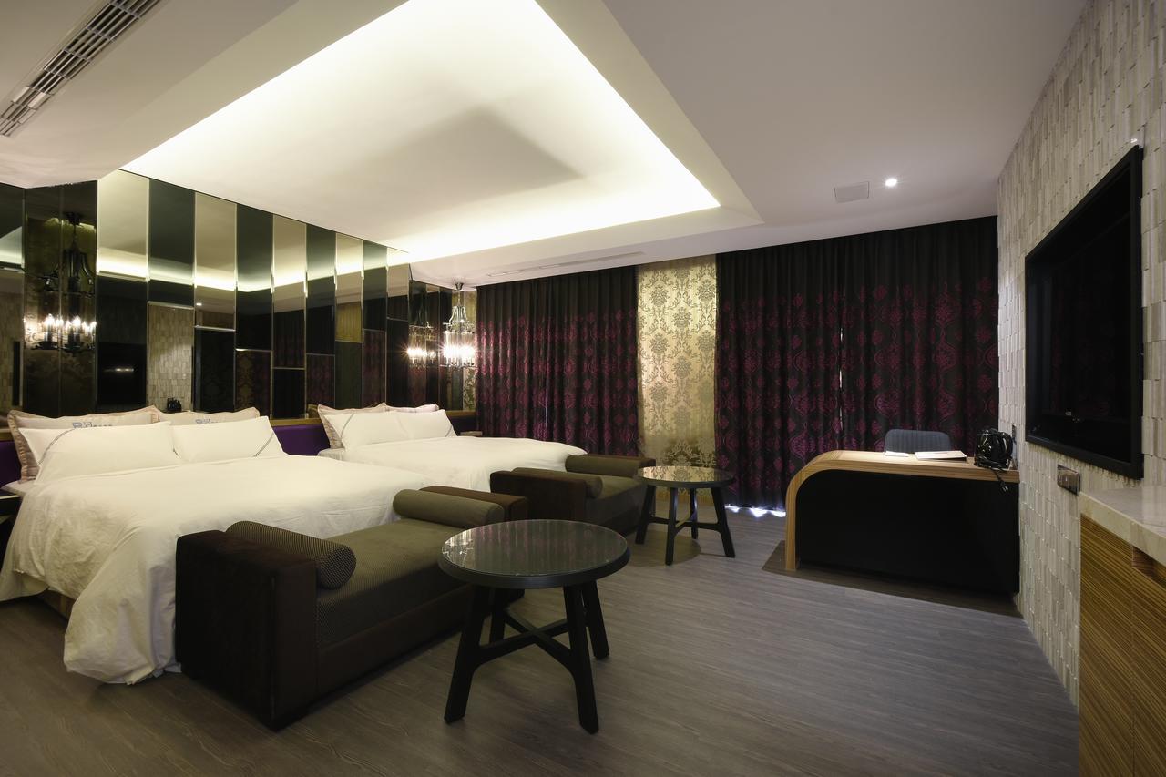 U-Her Hotel Tajcshung Kültér fotó