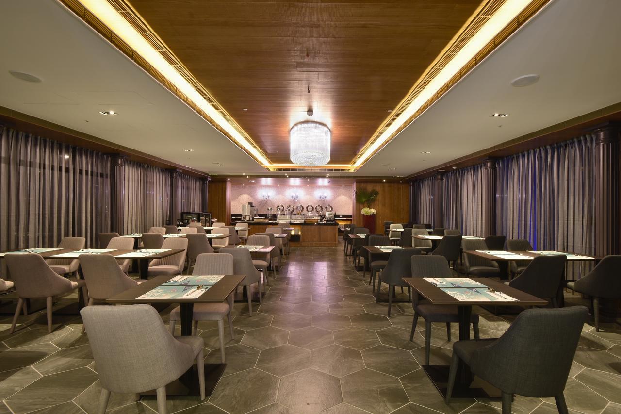 U-Her Hotel Tajcshung Kültér fotó