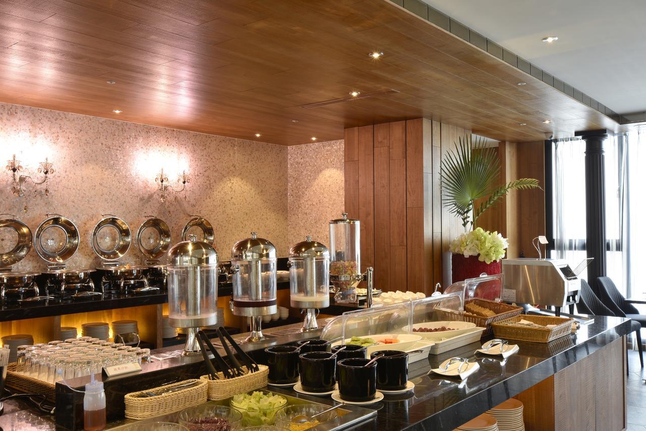 U-Her Hotel Tajcshung Kültér fotó