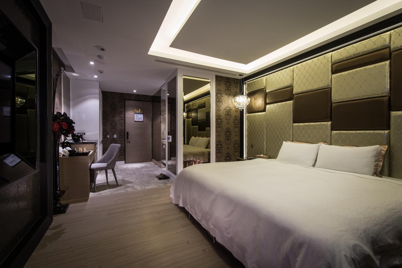 U-Her Hotel Tajcshung Kültér fotó