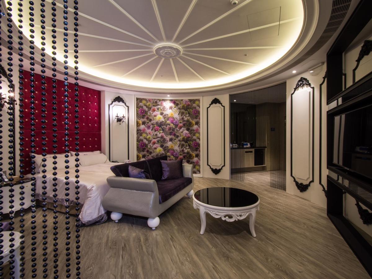U-Her Hotel Tajcshung Kültér fotó