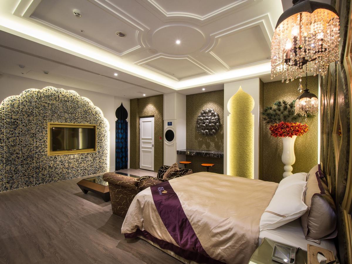 U-Her Hotel Tajcshung Kültér fotó