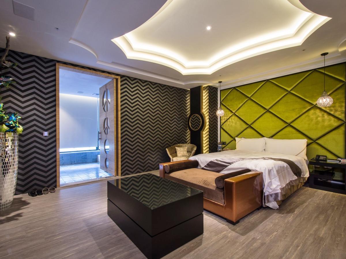 U-Her Hotel Tajcshung Kültér fotó