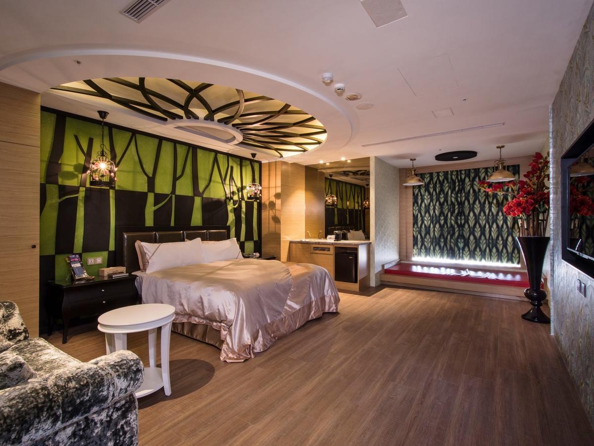 U-Her Hotel Tajcshung Kültér fotó