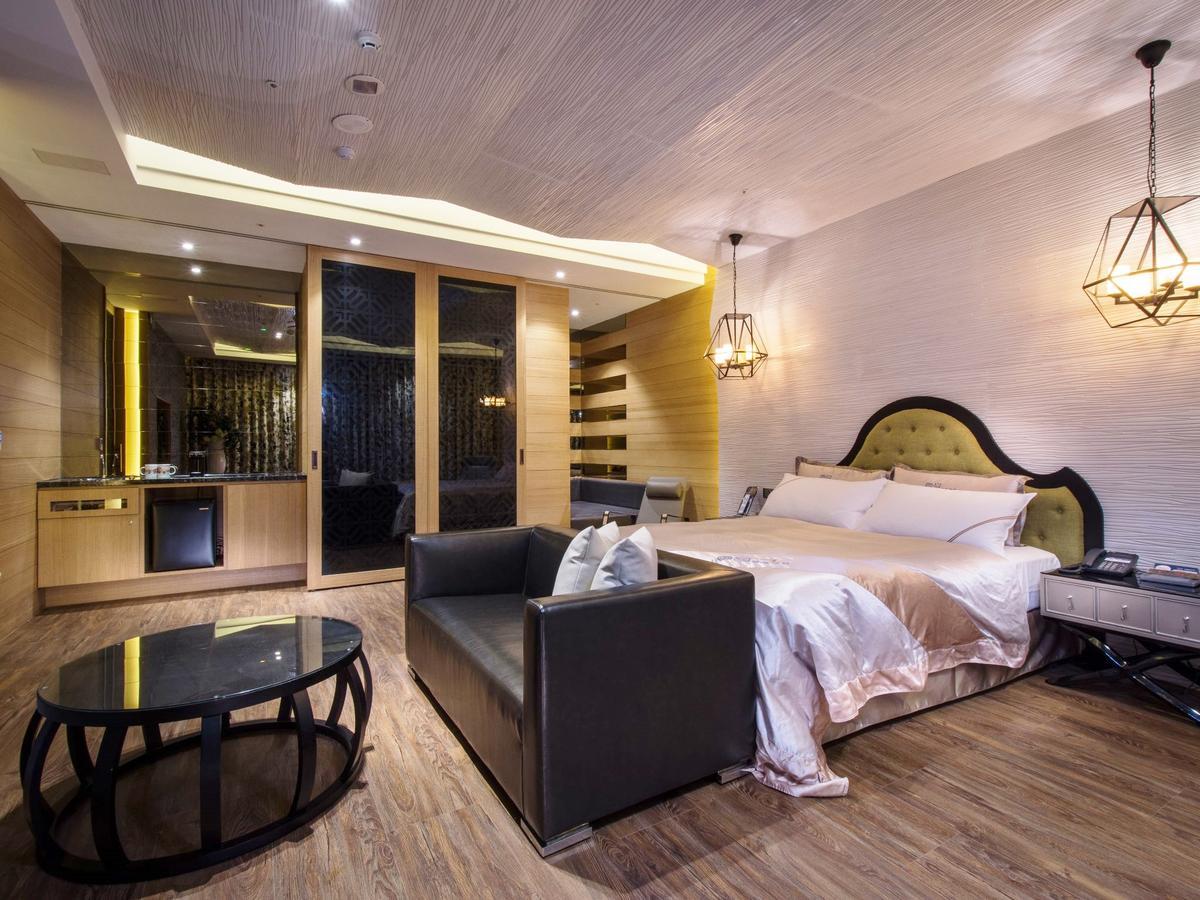 U-Her Hotel Tajcshung Kültér fotó