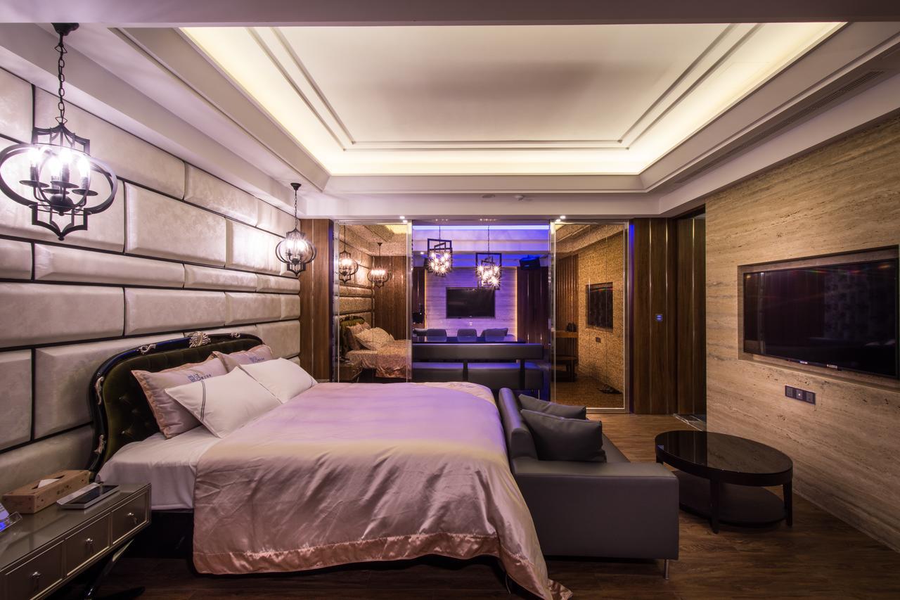 U-Her Hotel Tajcshung Kültér fotó