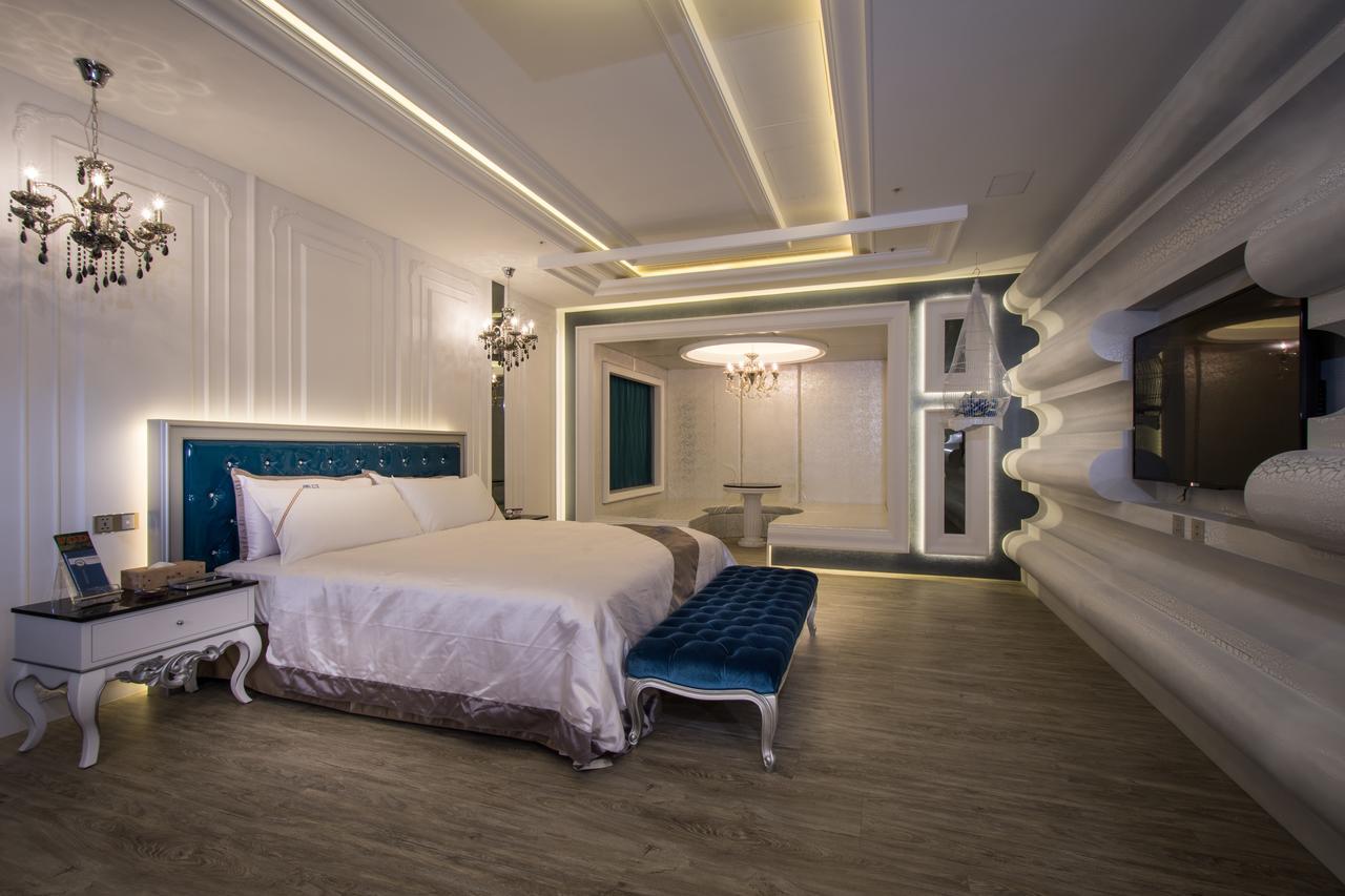 U-Her Hotel Tajcshung Kültér fotó