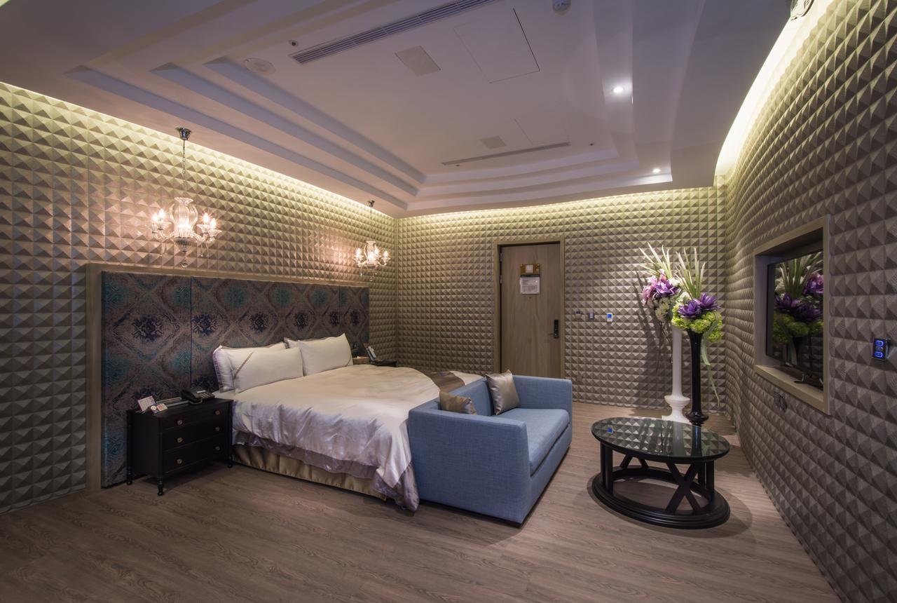 U-Her Hotel Tajcshung Kültér fotó
