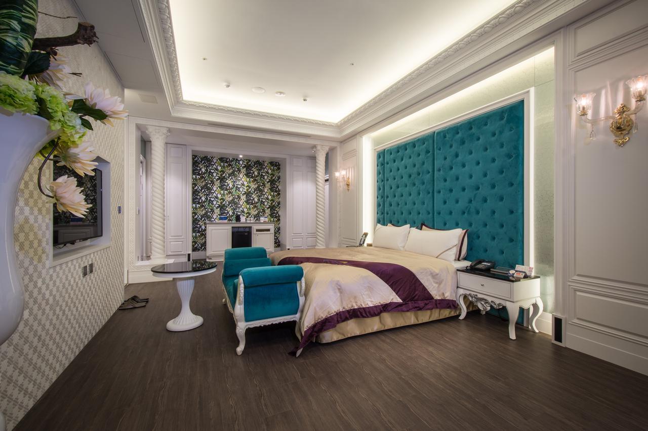 U-Her Hotel Tajcshung Kültér fotó