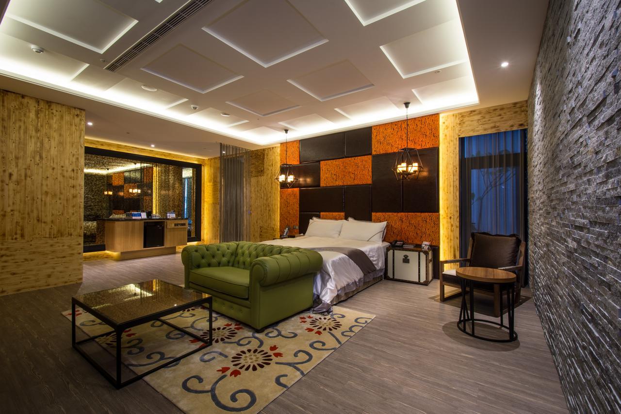 U-Her Hotel Tajcshung Kültér fotó
