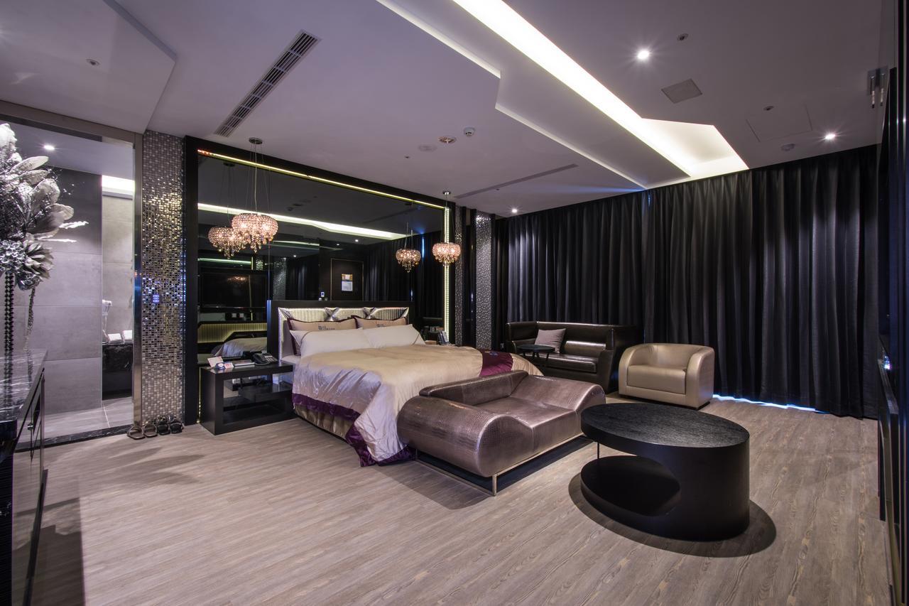 U-Her Hotel Tajcshung Kültér fotó