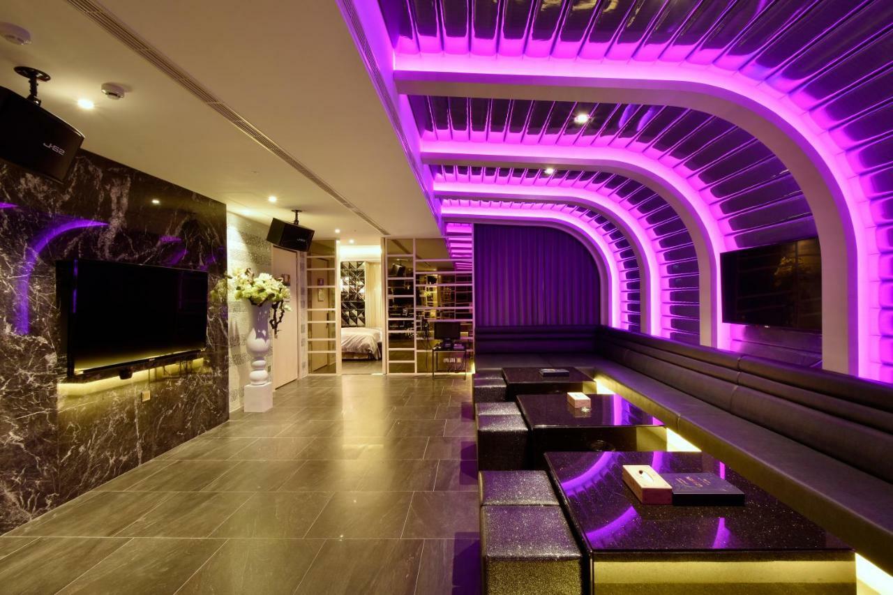 U-Her Hotel Tajcshung Kültér fotó