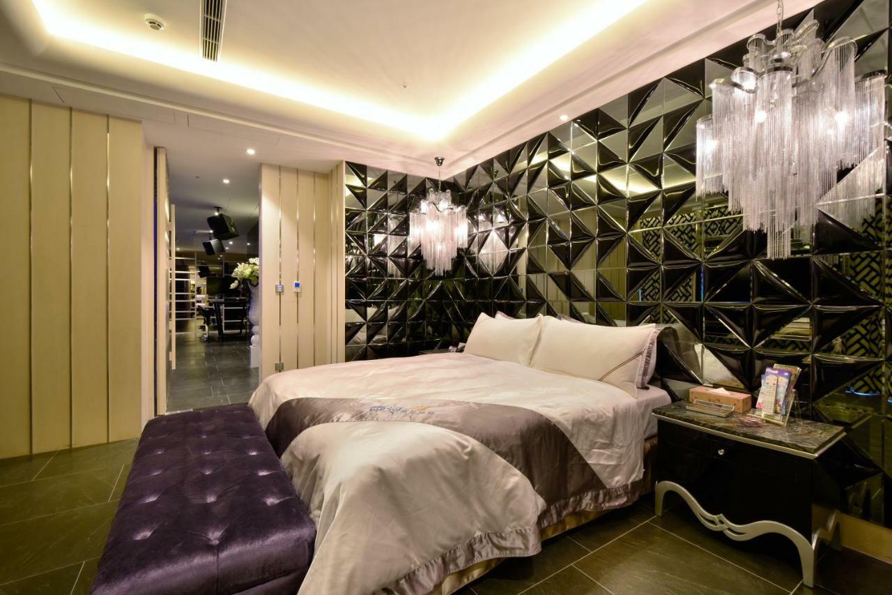U-Her Hotel Tajcshung Kültér fotó