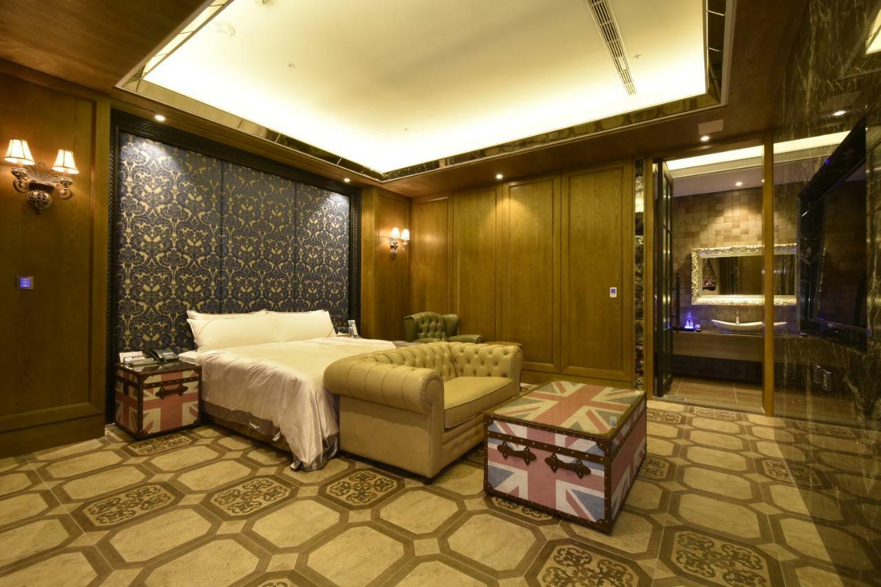 U-Her Hotel Tajcshung Kültér fotó