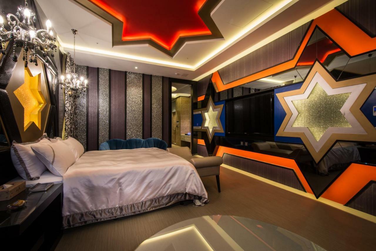 U-Her Hotel Tajcshung Kültér fotó