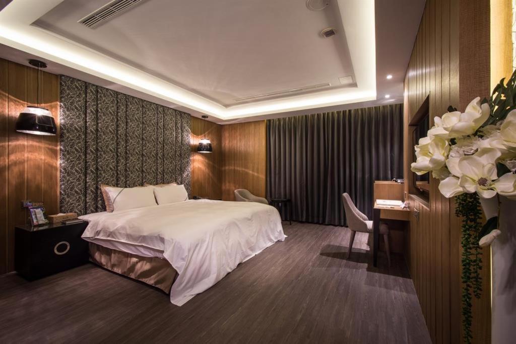 U-Her Hotel Tajcshung Kültér fotó